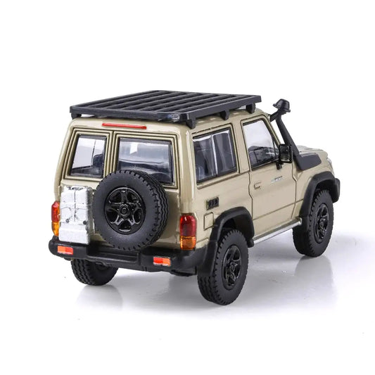 Toyota Land Cruiser 71 70th Anniversary 2022 (Sandy Taupe) | Para64 1:64 | Diecast