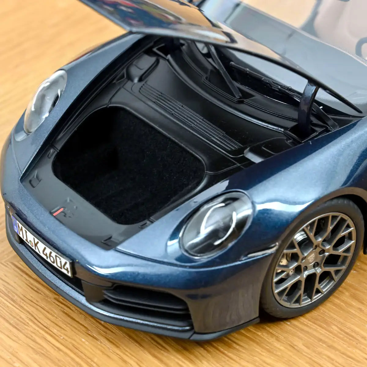 Porsche 911 Carrera Cabriolet (992.2) 2024 (Yachting Blue Metallic) | Norev 1:18 | Diecast