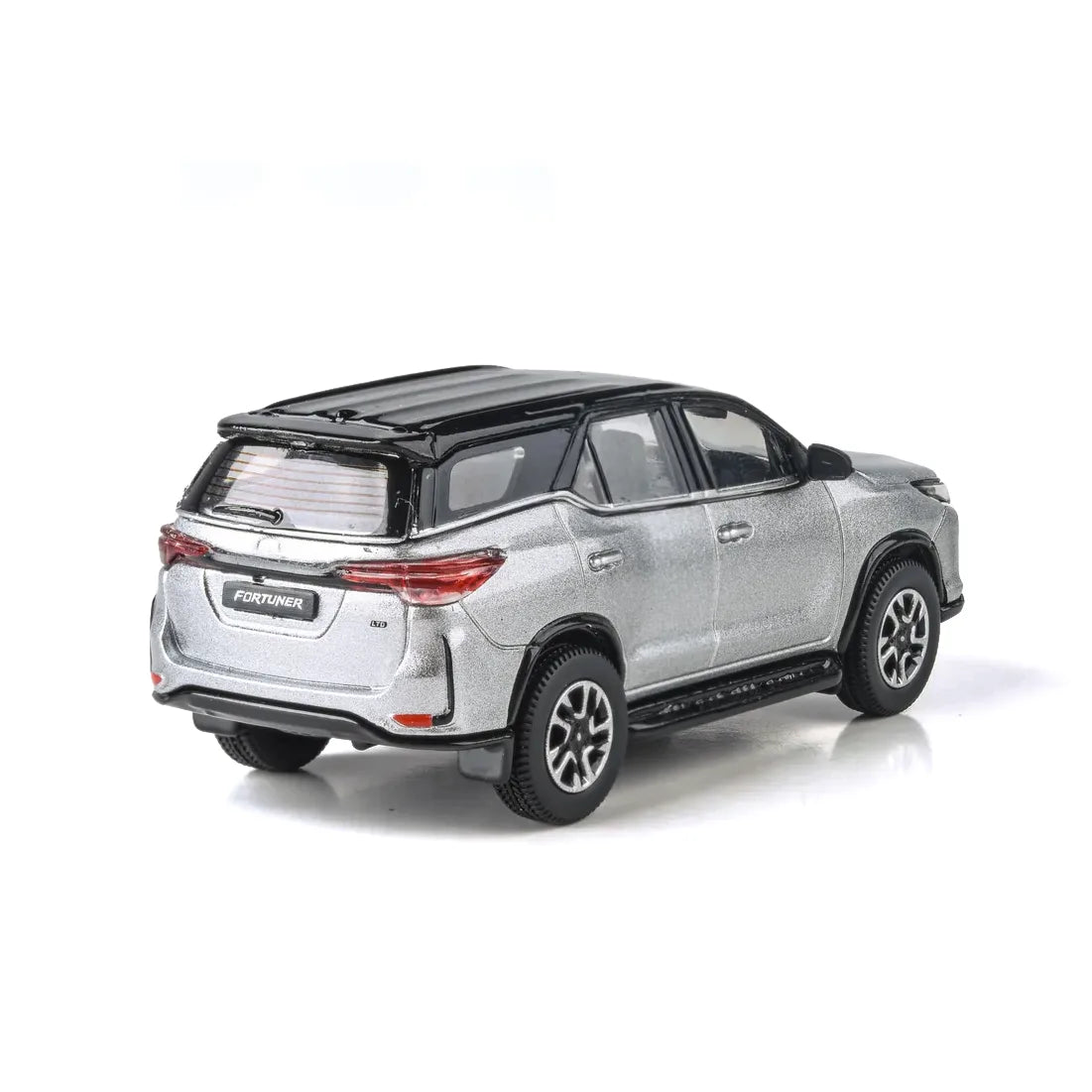 Toyota Fortuner 2023 (Metallic Silver) | Para64 1:64 | Diecast