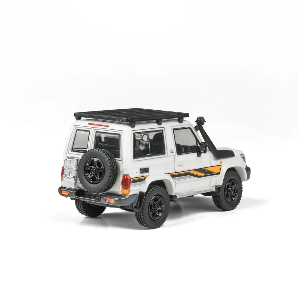 Toyota Land Cruiser 71 70th Anniversary 2022 (White) | Para64 1:64 | Diecast