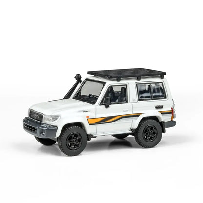 Toyota Land Cruiser 71 70th Anniversary 2022 (White) | Para64 1:64 | Diecast