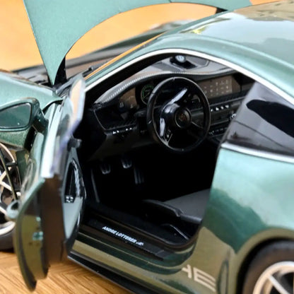 Porsche 911 S/T (992) 2023 (Malachite Green Metallic) | Norev 1:18 | Diecast
