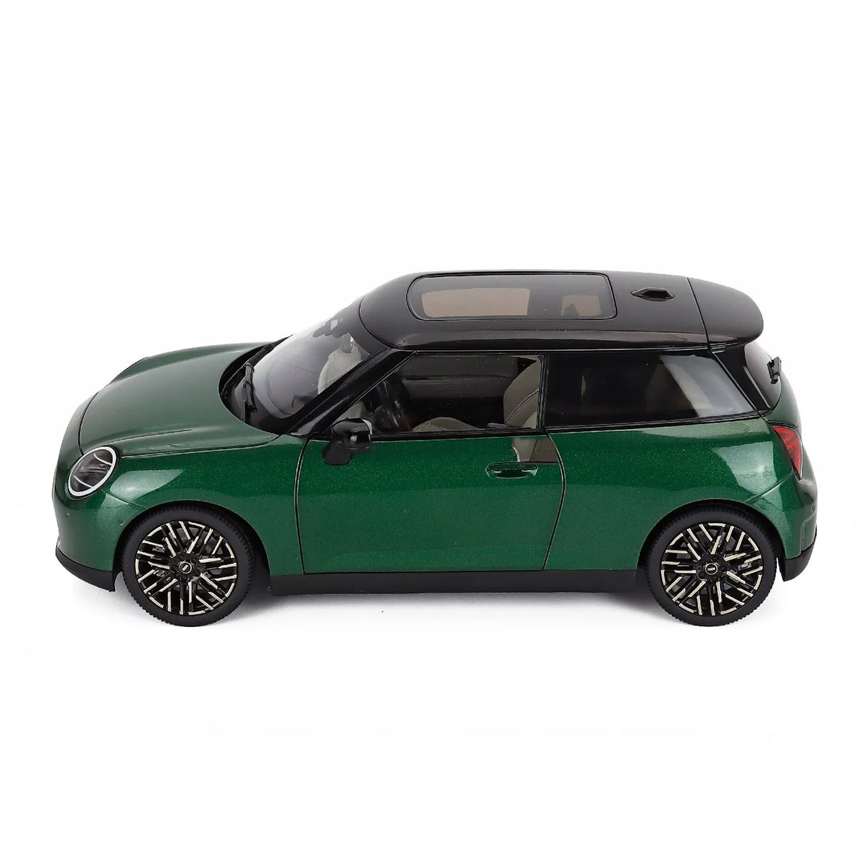MINI Cooper SE (British Racing Green) | TrueScale 1:18 Dealer Edition | Diecast