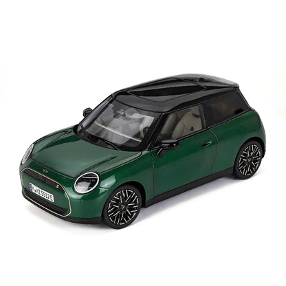 MINI Cooper SE (British Racing Green) | TrueScale 1:18 Dealer Edition | Diecast