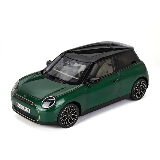 MINI Cooper SE (British Racing Green) | TrueScale 1:18 Dealer Edition | Diecast
