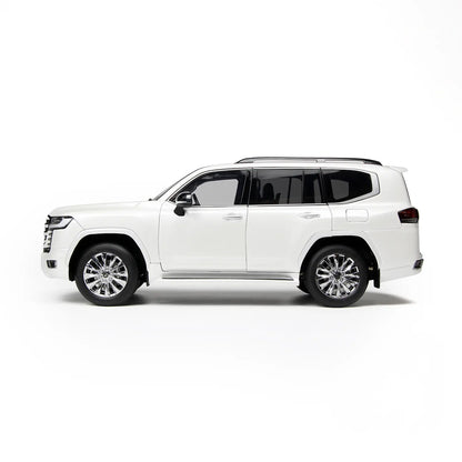Toyota Land Cruiser 300-ZX (White) | LCD Models 1:18 | Premium Diecast