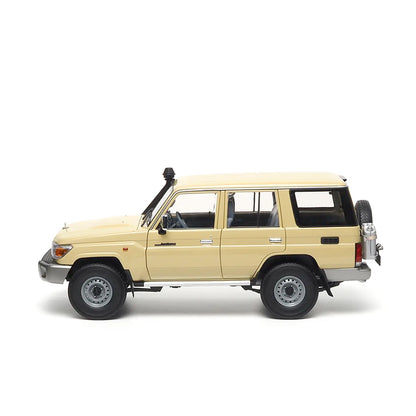 Toyota Land Cruiser 76 2017 (Desert Beige) | Almost Real 1:18 | Premium Diecast