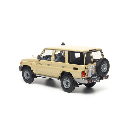 Toyota Land Cruiser 76 2017 (Desert Beige) | Almost Real 1:18 | Premium Diecast