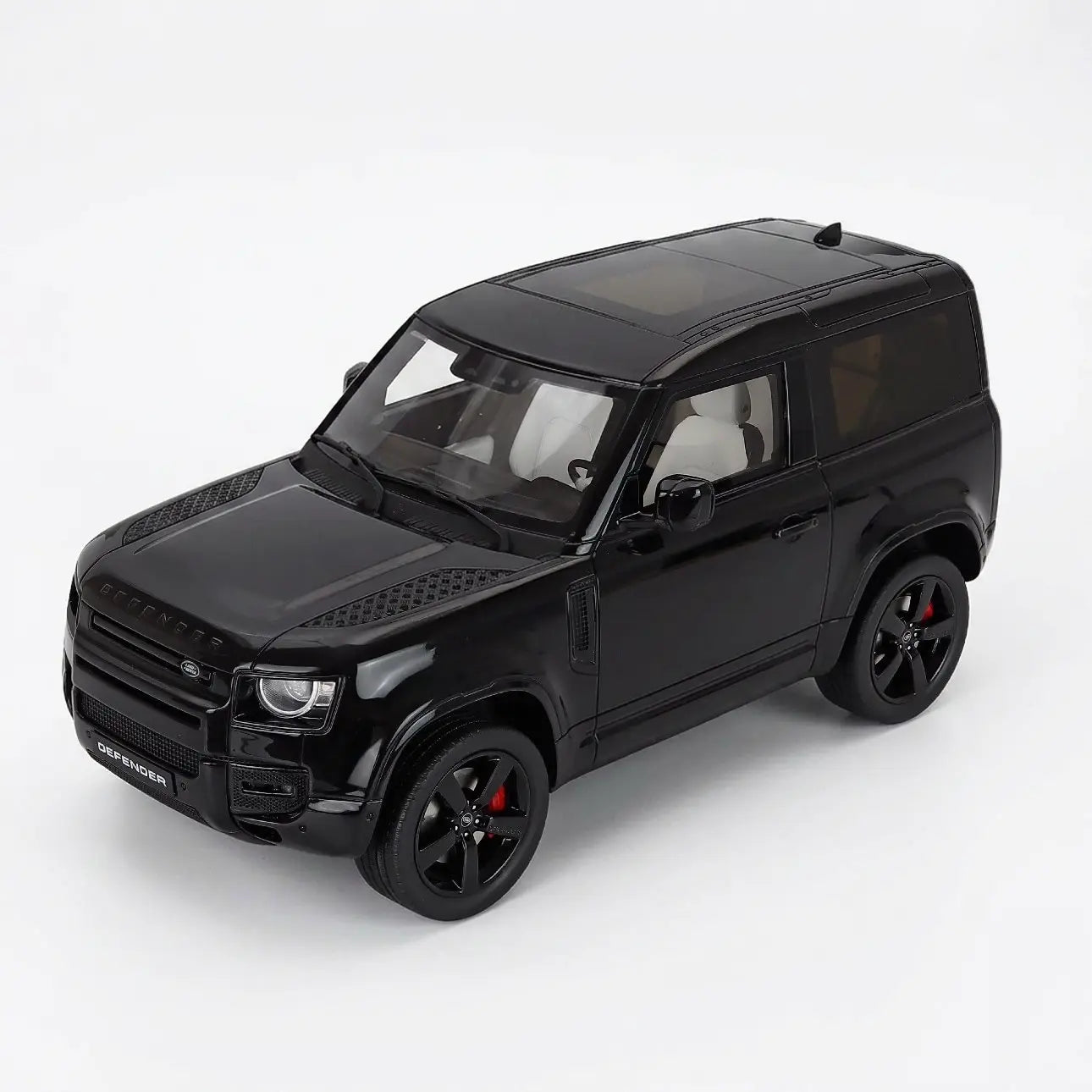 Land Rover Defender 90 X-Dynamic HSE (Black) | GT Spirit 1:18 | Resin