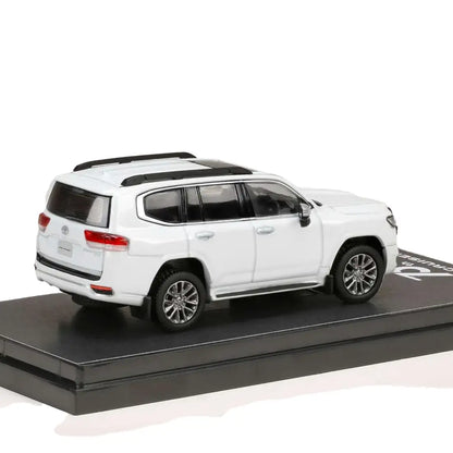 Toyota Land Cruiser 300 (JA300W) ZX 2024 (White Pearl) | Hobby Japan 1:64 | Diecast