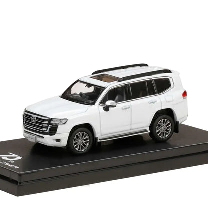 Toyota Land Cruiser 300 (JA300W) ZX 2024 (White Pearl) | Hobby Japan 1:64 | Diecast