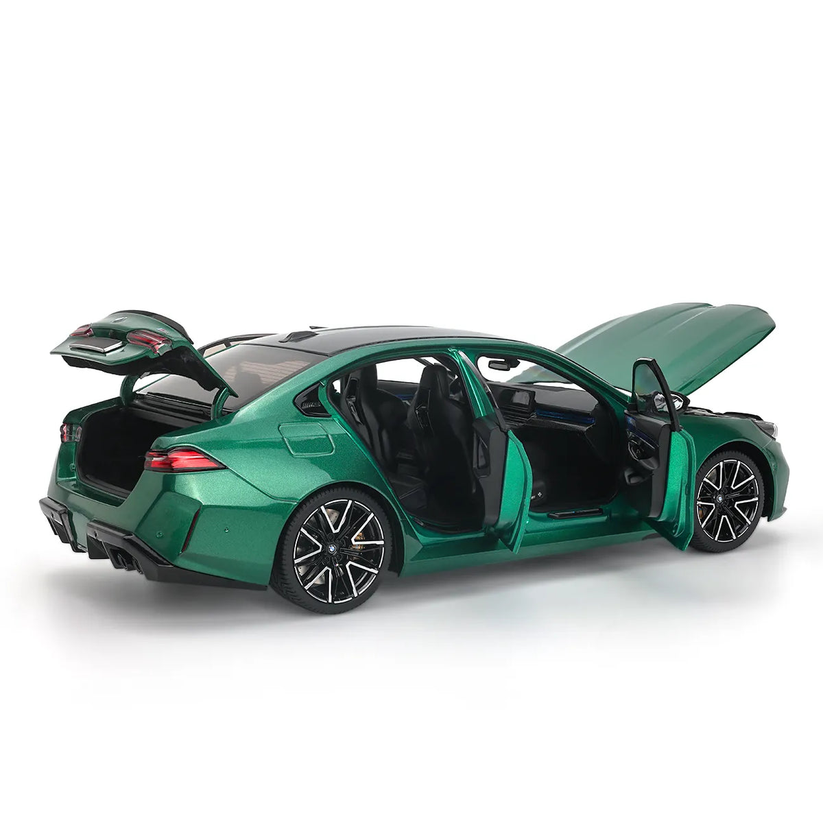 BMW M5 G90 2024 (Green Metallic) | Minichamps 1:18 | Diecast