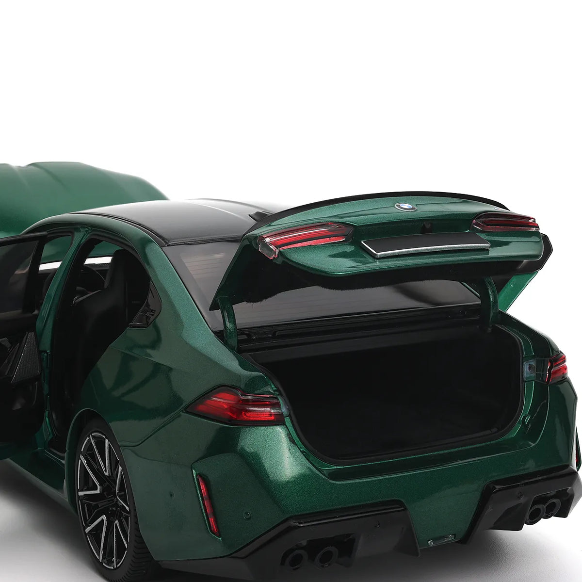 BMW M5 G90 2024 (Green Metallic) | Minichamps 1:18 | Diecast