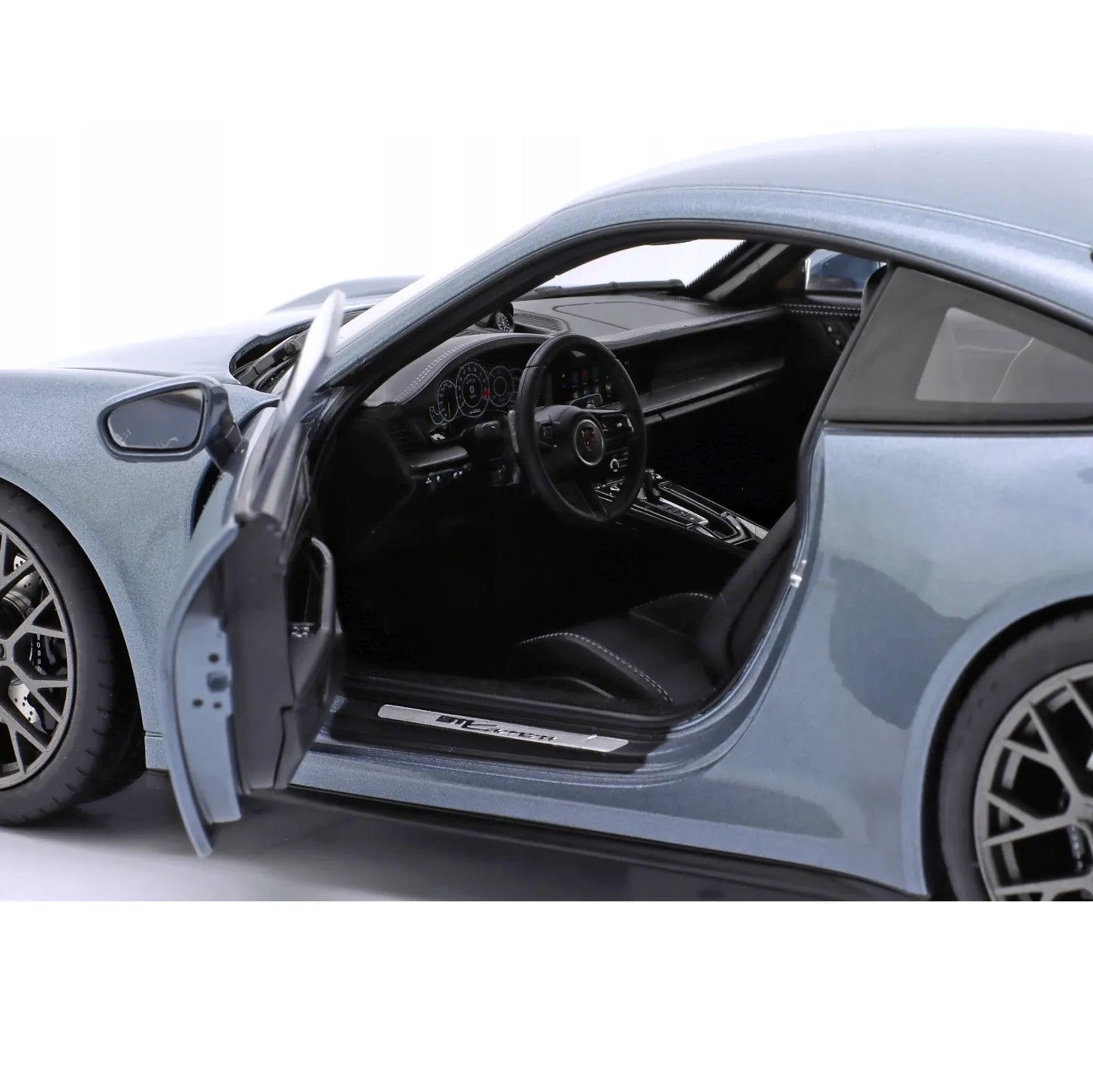 Porsche 911 Carrera (992.2) 2025 (Polar Silver Metallic) | Norev 1:18 | Diecast