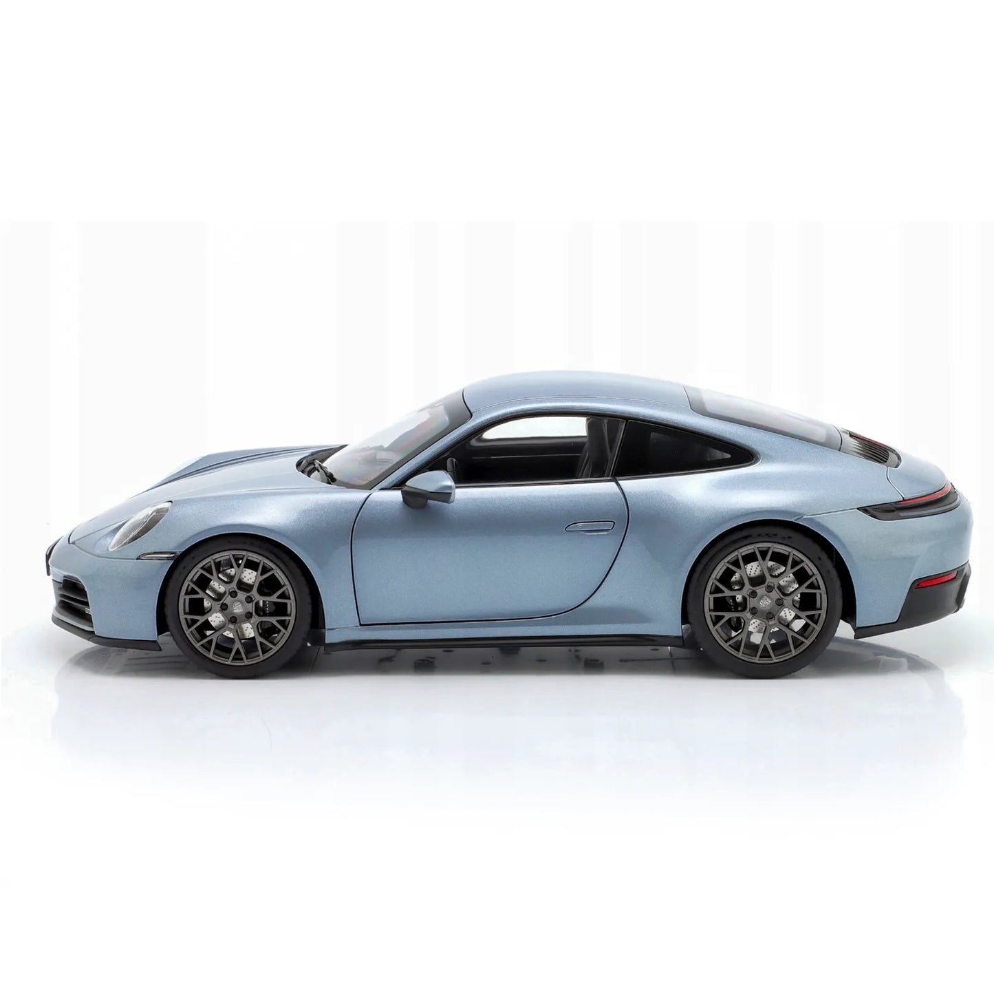Porsche 911 Carrera (992.2) 2025 (Polar Silver Metallic) | Norev 1:18 | Diecast