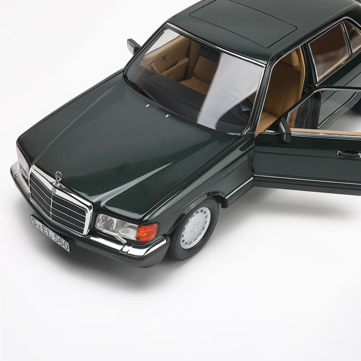 مرسيدس بنز 560 SEL (W126) موديل 1989 (أخضر) | نوريف 1:18 إصدار الوكيل | دايكاست
