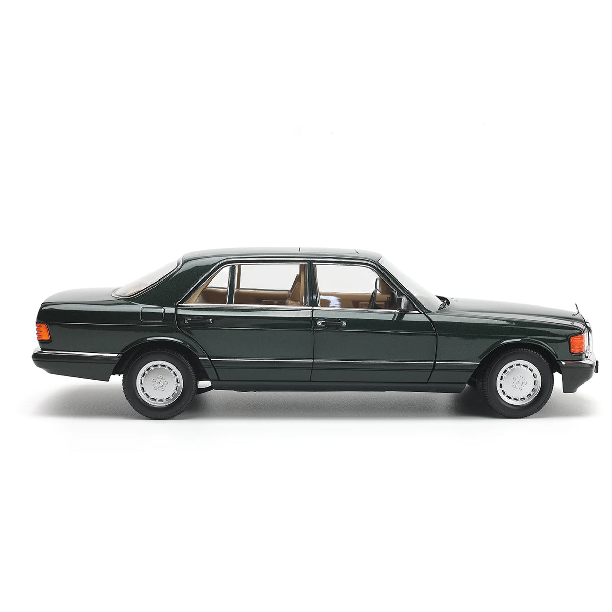 مرسيدس بنز 560 SEL (W126) موديل 1989 (أخضر) | نوريف 1:18 إصدار الوكيل | دايكاست