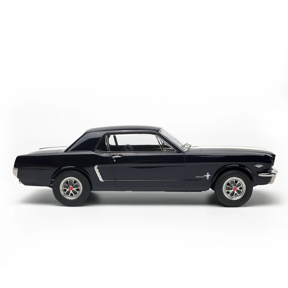 Ford Mustang Hardtop Coupe 1965 (Nightmist Blue, White Stripes) | Norev 1:18 | Diecast