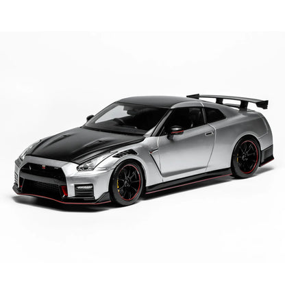 Nissan GT-R NISMO (R35) Special Edition 2022 (Ultimate Metal Silver) | MotorHelix 1:18 | Diecast