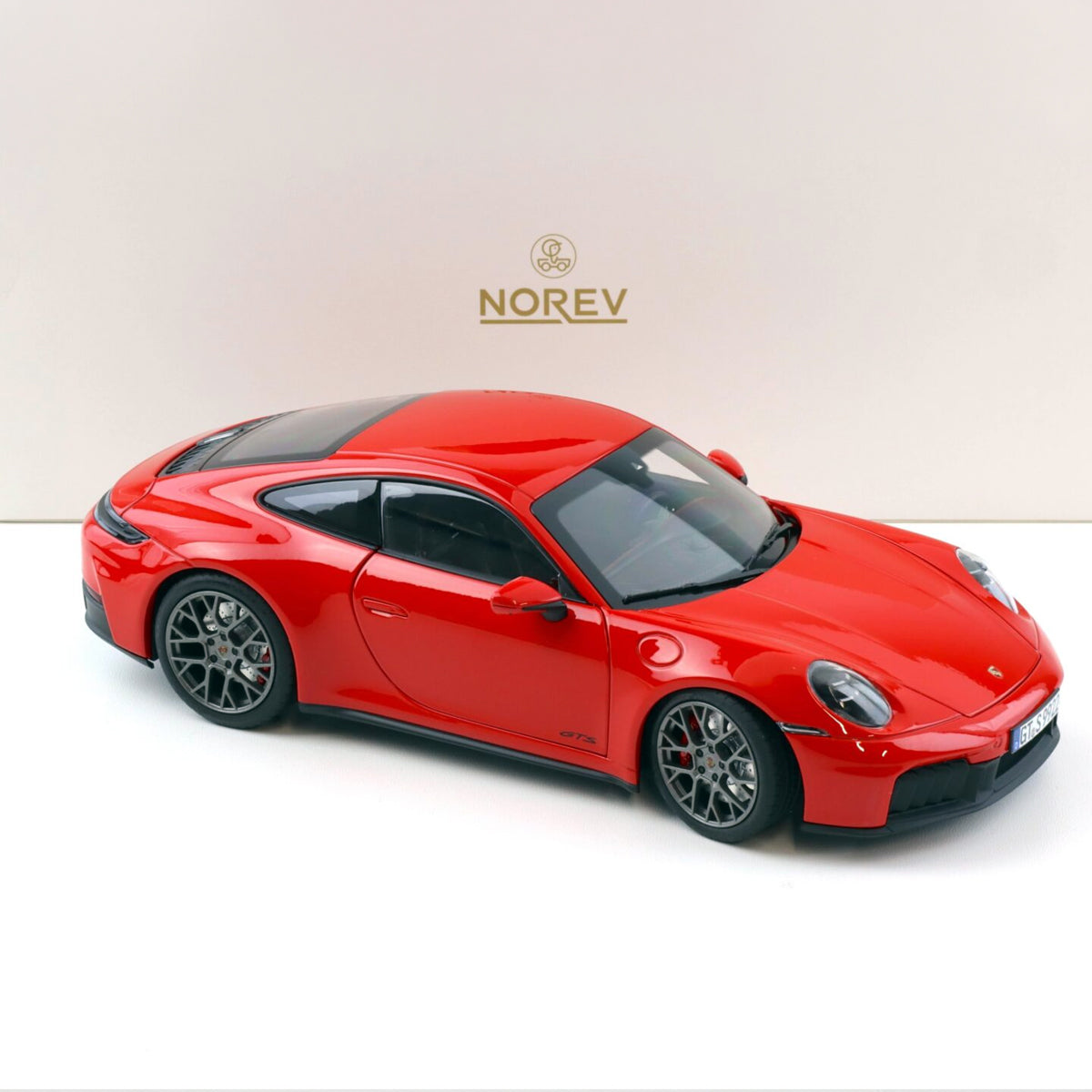 Porsche 911 Carrera 4 GTS (992.2) 2025 (Guards Red) | Norev 1:18 | Diecast