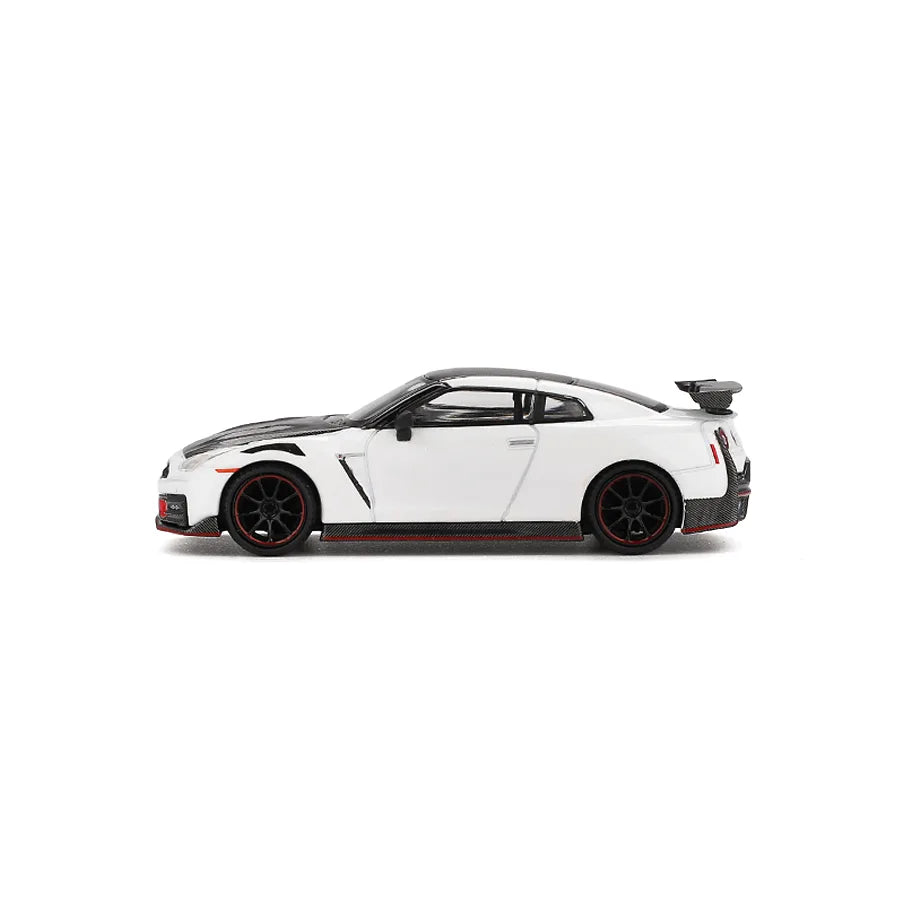 Nissan GT-R NISMO 2024 Brilliant White Pearl | MINI GT 1:64 Diecast