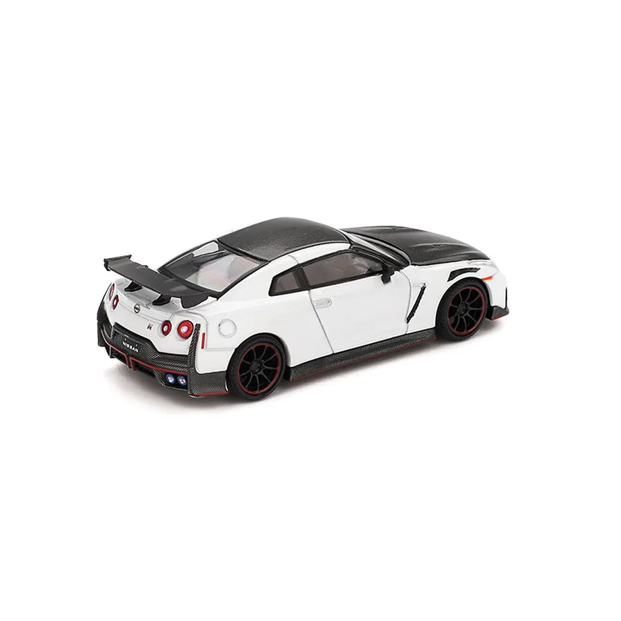 Nissan GT-R NISMO 2024 Brilliant White Pearl | MINI GT 1:64 Diecast
